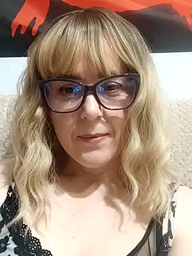 Amelialove42 online show from April 2026 06:26:02 PM