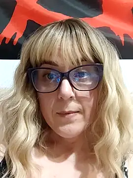 Amelialove42 online show from April 2026 06:47:01 PM