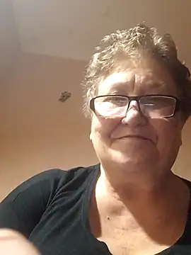 Snapshot of Katherine735 chatting on December 2025 08:08:02 PM Katherine735 online show from December 2025 08:08:02 PM