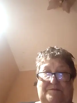 Snapshot of Katherine735 chatting on November 2025 09:29:02 PM Katherine735 online show from November 2025 09:29:02 PM