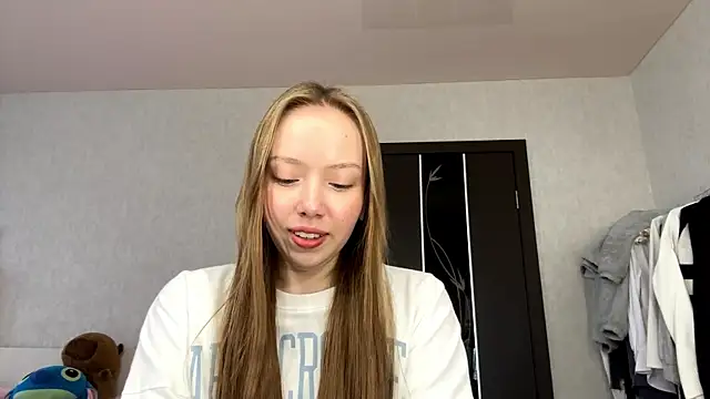 AntoniaMoravick online show from October 2025 08:36:02 AM