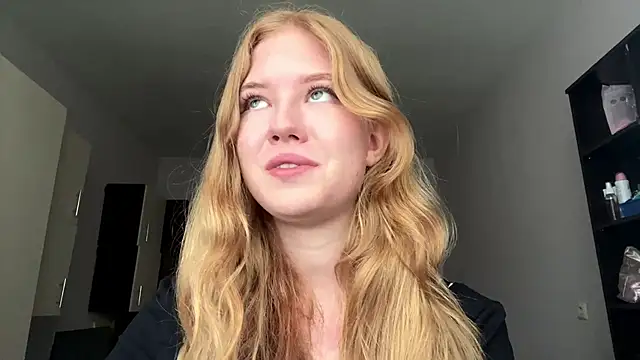 KylaDutkiewicz online show from October 2025 09:41:01 AM