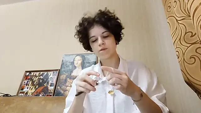 JesseniaHanney online show from October 2025 08:05:01 AM