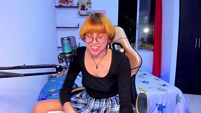 LolyCore X online show from October 2025 03:06:01 AM