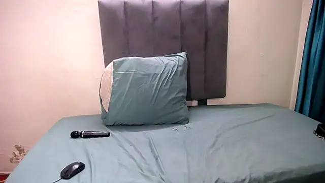 Kelly-001 online show from December 2025 09:59:01 PM