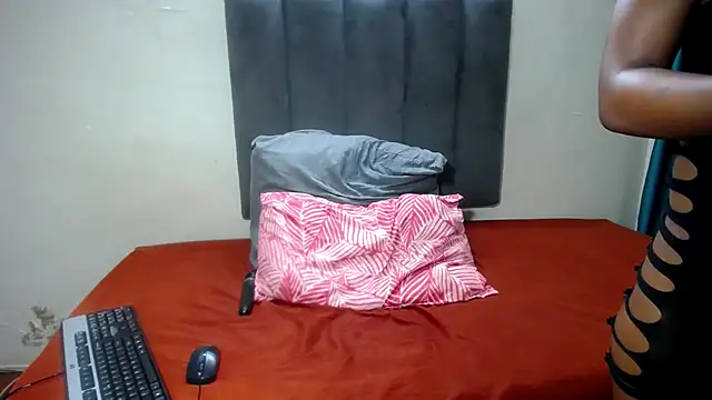 Kelly-001 online show from December 2025 09:40:01 PM