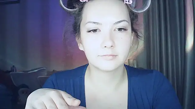 MoodieMira online show from February 2026 03:21:02 PM