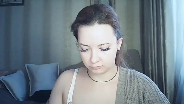 MoodieMira online show from March 2026 03:05:02 PM