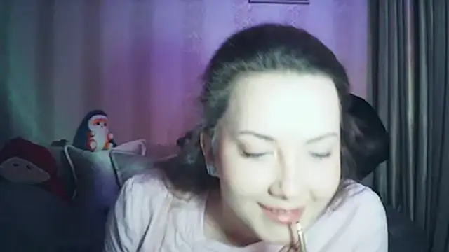 MoodieMira online show from April 2026 05:28:02 PM