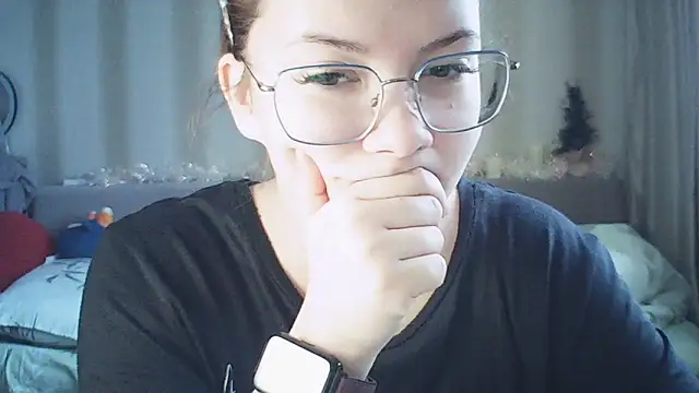 MoodieMira online show from February 2026 01:20:02 PM