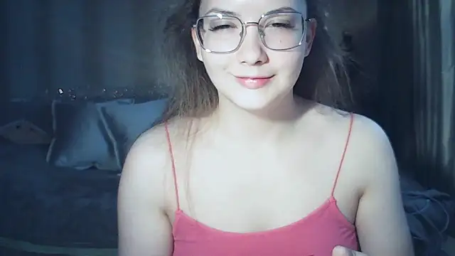 MoodieMira online show from February 2026 01:07:02 PM