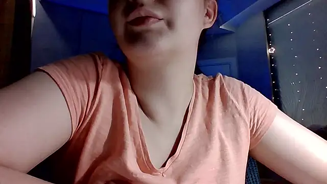 Snapshot of MoodieMira chatting on November 2025 07:18:02 PM MoodieMira online show from November 2025 07:18:02 PM