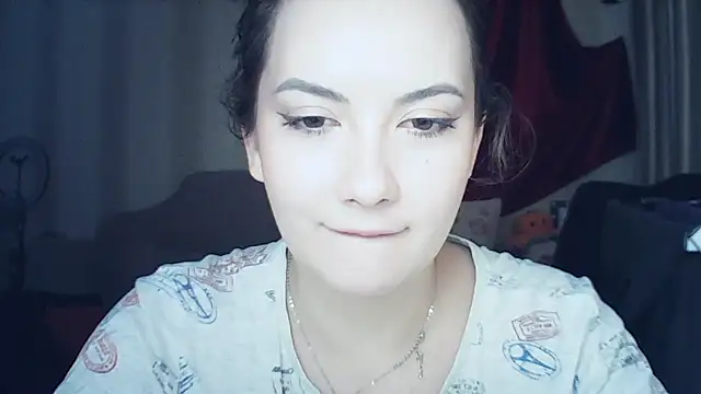 Snapshot of MoodieMira chatting on November 2025 07:03:01 PM MoodieMira online show from November 2025 07:03:01 PM