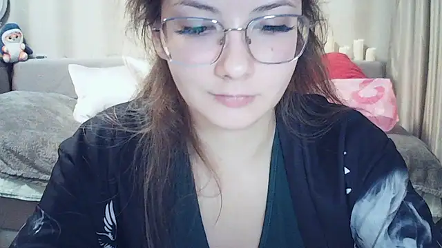 MoodieMira online show from March 2026 03:42:02 PM