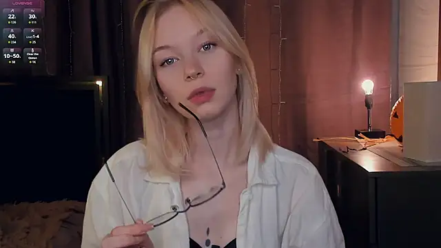 CleoStier online show from October 2025 07:24:01 PM
