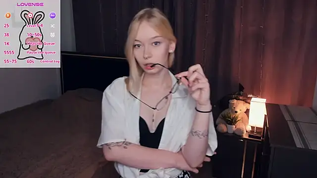 CleoStier online show from October 2025 07:14:02 PM