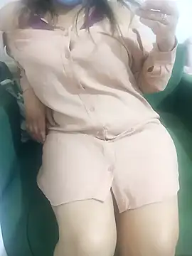 FATIFATIMOROC online show from April 2026 09:05:02 PM