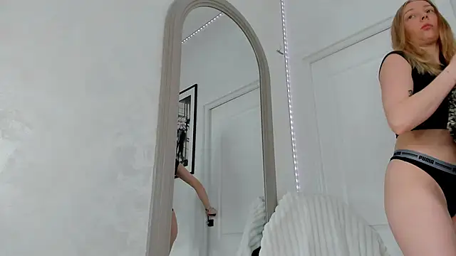 SundyRose online show from April 2026 06:32:02 AM