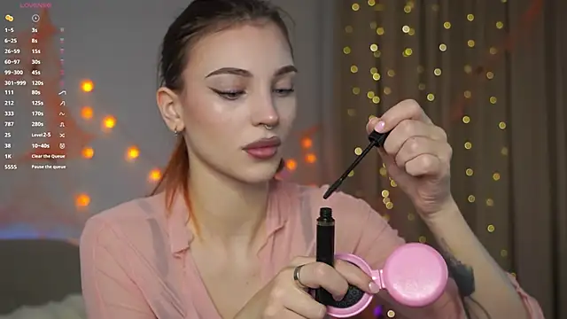 Snapshot of beckymadsons chatting on December 2025 11:12:01 AM beckymadsons online show from December 2025 11:12:01 AM