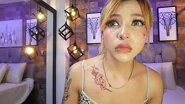 Snapshot of Sophia_Bellucci chatting on November 2025 12:49:01 PM Sophia Bellucci online show from November 2025 12:49:01 PM