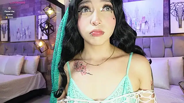 Snapshot of Sophia_Bellucci chatting on December 2025 12:44:02 PM Sophia Bellucci online show from December 2025 12:44:02 PM