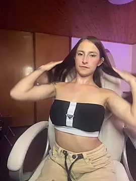 Snapshot of Im_scarlett18 chatting on November 2025 10:43:02 PM Im scarlett18 online show from November 2025 10:43:02 PM