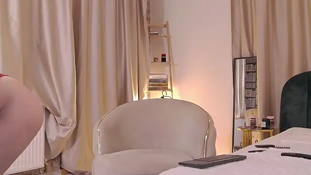 OliviaCart online show from November 2025 07:19:02 PM