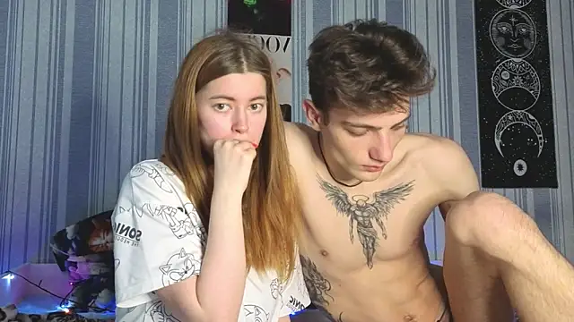 EmiliaCouple online show from April 2026 12:23:01 PM