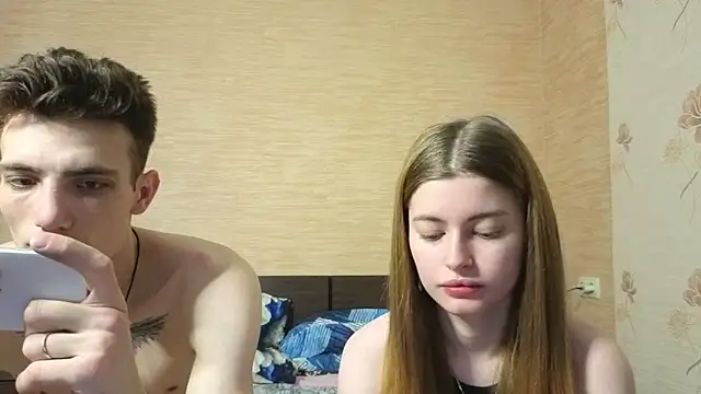 EmiliaCouple online show from May 2026 01:06:01 PM