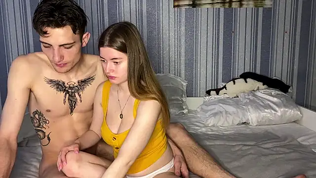 EmiliaCouple online show from December 2025 12:15:02 PM