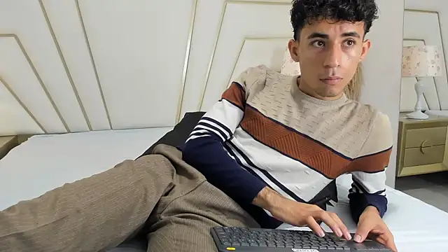 Zahir Ashar online show from October 2025 11:22:02 AM