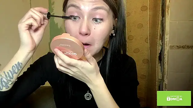 Snapshot of ArianeBhayani chatting on November 2025 09:19:01 PM ArianeBhayani online show from November 2025 09:19:01 PM