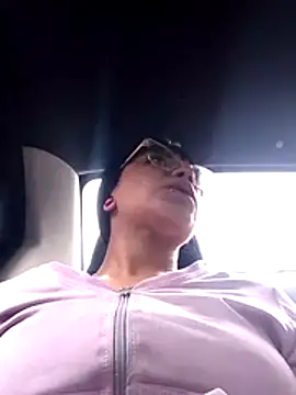 angie rousse  online show from November 2025 01:15:02 PM