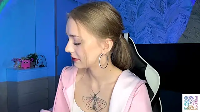 EvaPeace online show from November 2025 05:12:02 PM