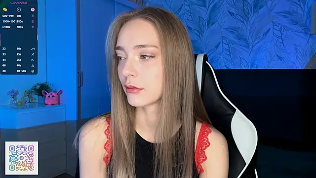 EvaPeace online show from November 2025 05:24:01 PM