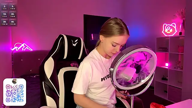 EvaPeace online show from March 2026 08:27:02 PM