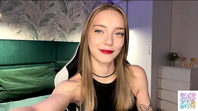 EvaPeace online show from October 2025 04:29:02 PM