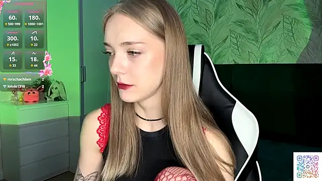 EvaPeace online show from November 2025 06:19:02 PM