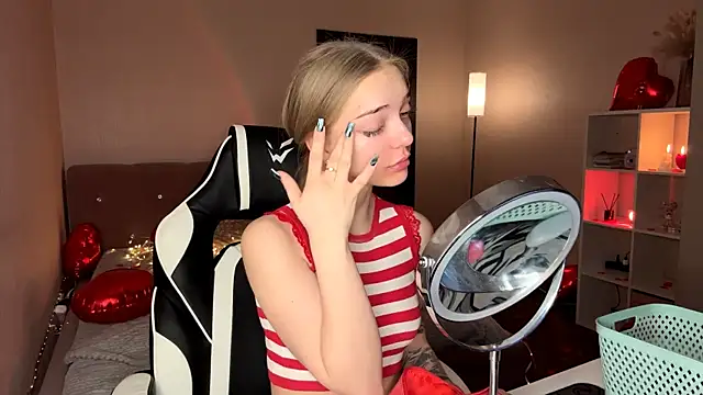 EvaPeace online show from February 2026 07:58:02 PM