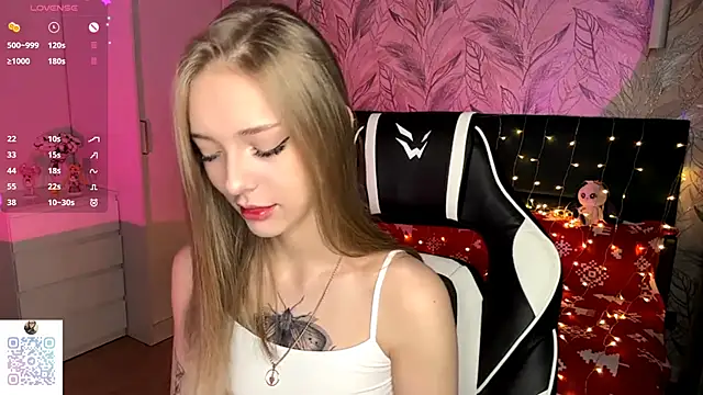 EvaPeace online show from December 2025 07:23:02 PM