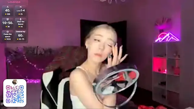 EvaPeace online show from February 2026 07:13:01 PM