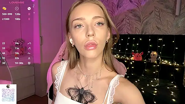 EvaPeace online show from November 2025 07:25:01 PM