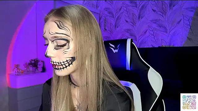 EvaPeace online show from October 2025 04:14:01 PM