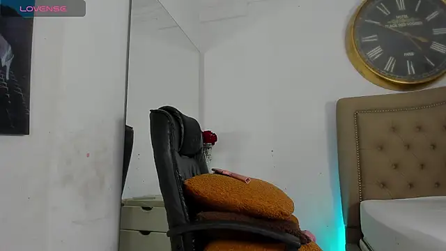 Adara Ferrara online show from April 2026 11:22:01 PM