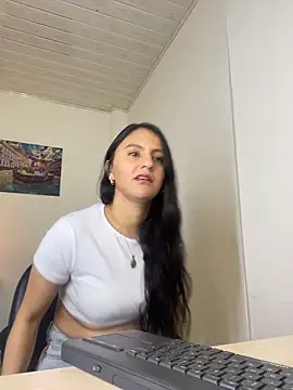 Snapshot of julieta_rossi chatting on December 2025 01:04:02 PM julieta rossi online show from December 2025 01:04:02 PM