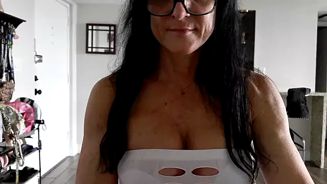 carothepro online show from October 2025 03:59:02 PM