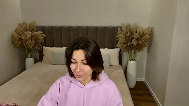 EdenSolis online show from November 2025 10:09:01 AM