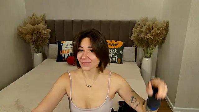 EdenSolis online show from October 2025 06:23:01 AM