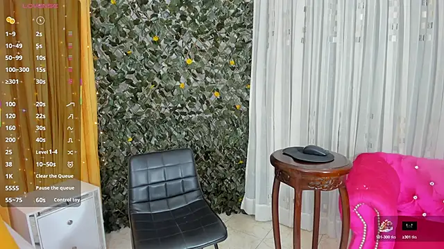 Grecia Moore online show from November 2025 09:42:02 PM