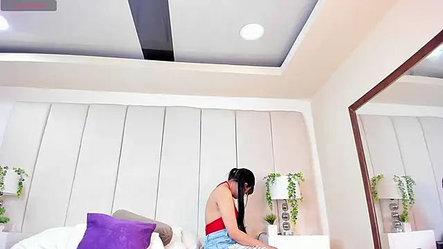 Aby cole11 online show from October 2025 02:57:01 PM